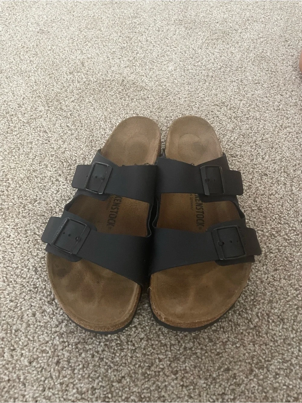 Birkenstock Black arizona Sandals worn twice comes with box size 10